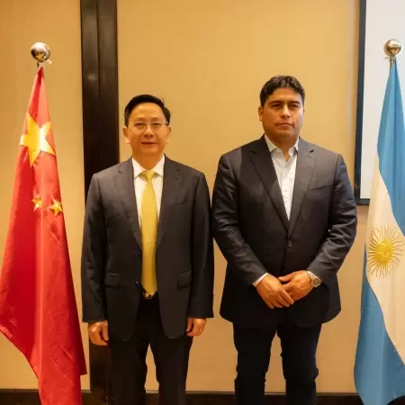 Vidal firma acuerdo con China por inversiones en minería, energía y alimentos