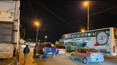 Camioneros se manifestaban en la intersección de Ruta 3 con 26 en Comodoro Rivadavia