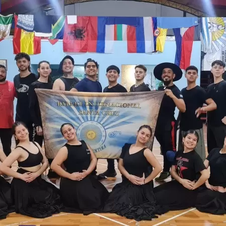 El Ballet de la provincia de Santa Cruz se prepara para su 10° gira internacional